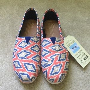 BNWT! Toms never worn- still in box!